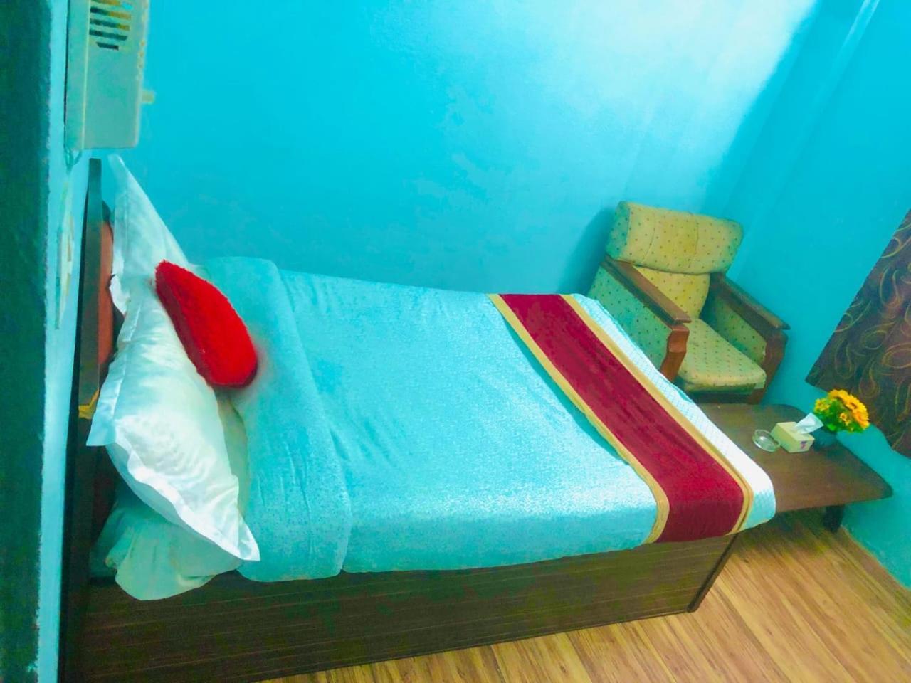 Hotel Delta Inn カトマンズ エクステリア 写真