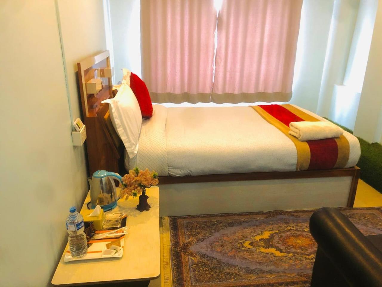 Hotel Delta Inn カトマンズ エクステリア 写真