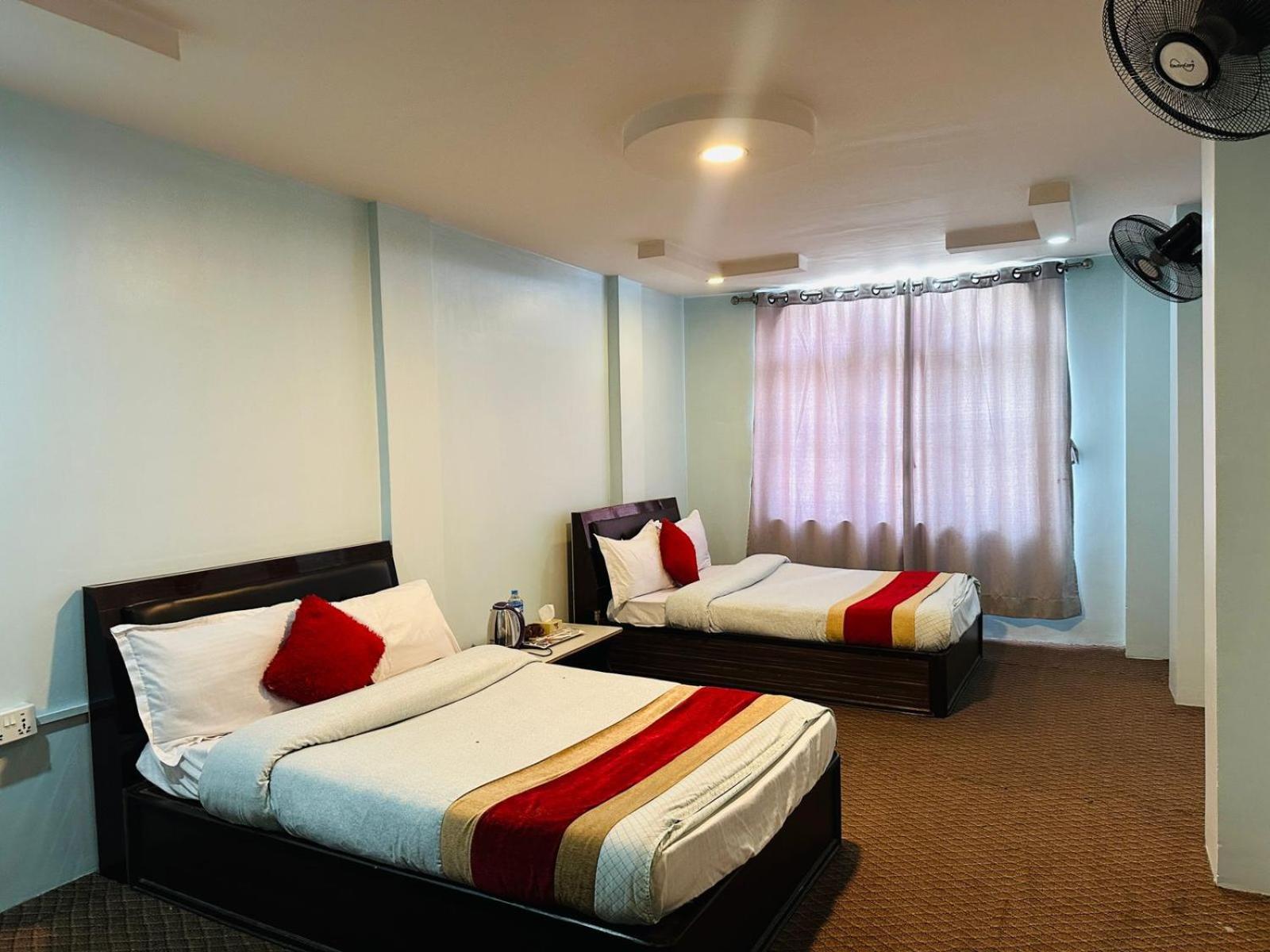 Hotel Delta Inn カトマンズ エクステリア 写真
